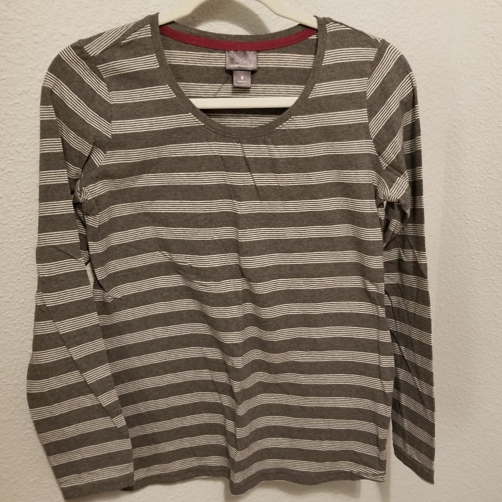 Oh Baby by Motherhood top